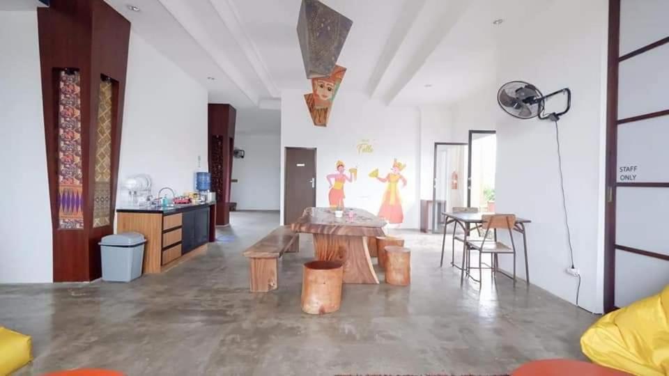 Fello B&B Hostel Legian  Ngoại thất bức ảnh