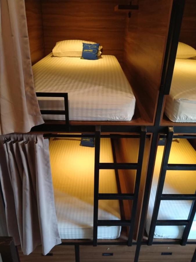 Fello B&B Hostel Legian  Ngoại thất bức ảnh