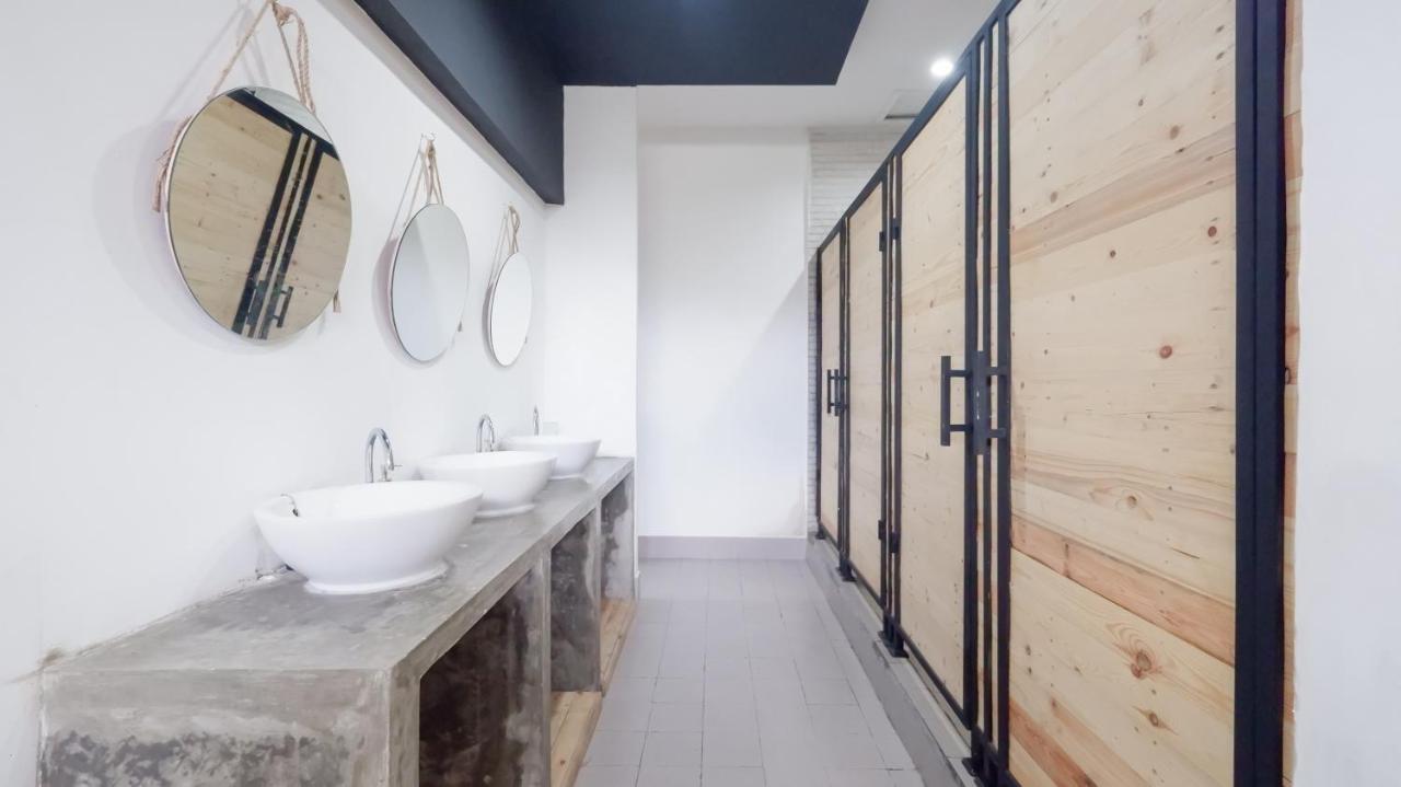 Fello B&B Hostel Legian  Ngoại thất bức ảnh